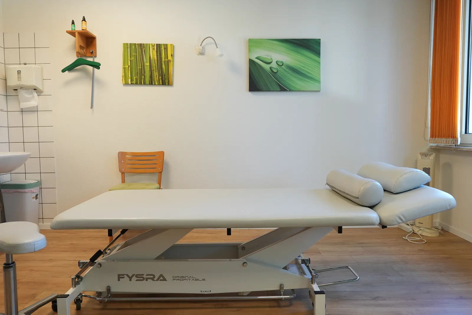 Behandlungsraum der Physiotherapie-Praxis von Thera.Solution